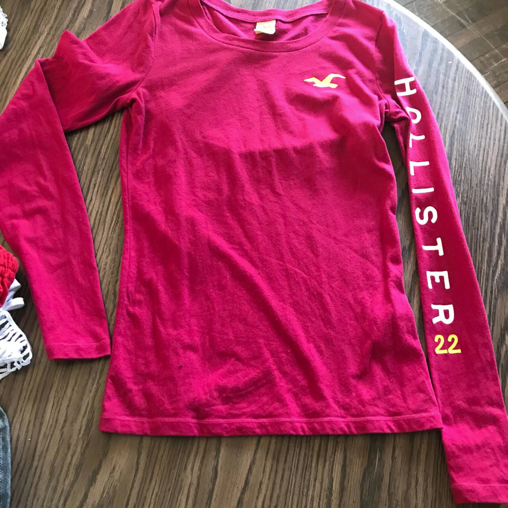 Hollister top